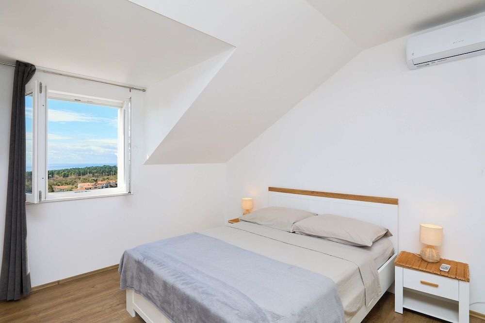 Apartment 2Home Standard Apartment 3