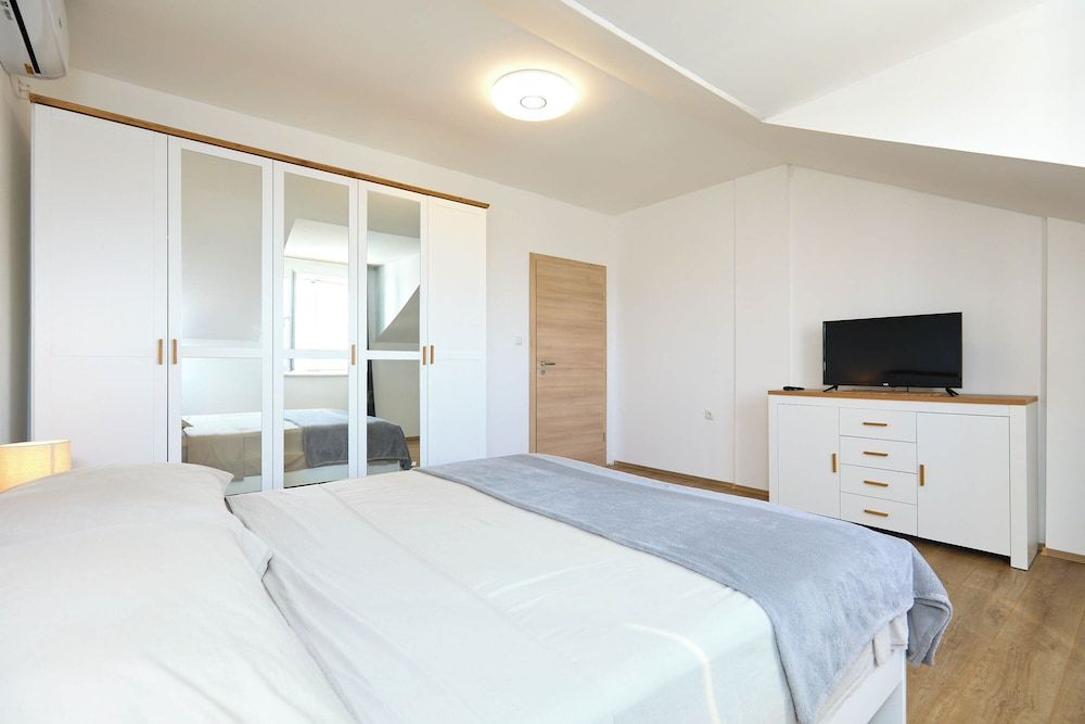 Apartment 2Home Standard Apartment 2