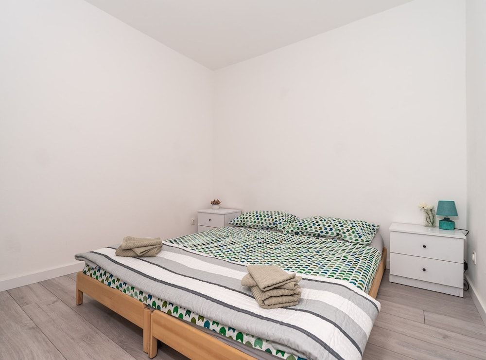 Apartment (One Bedroom Ranch House)