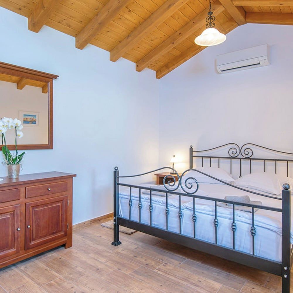 House (Three Bedroom Holiday Home with Pool )