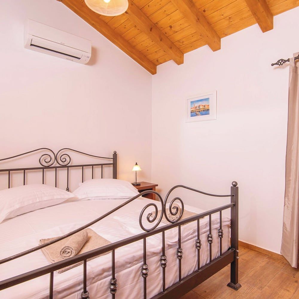 House (Three Bedroom Holiday Home with Pool )