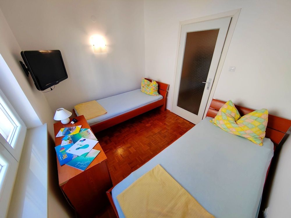 Apartment, 2 Bedrooms, Terrace, Garden View