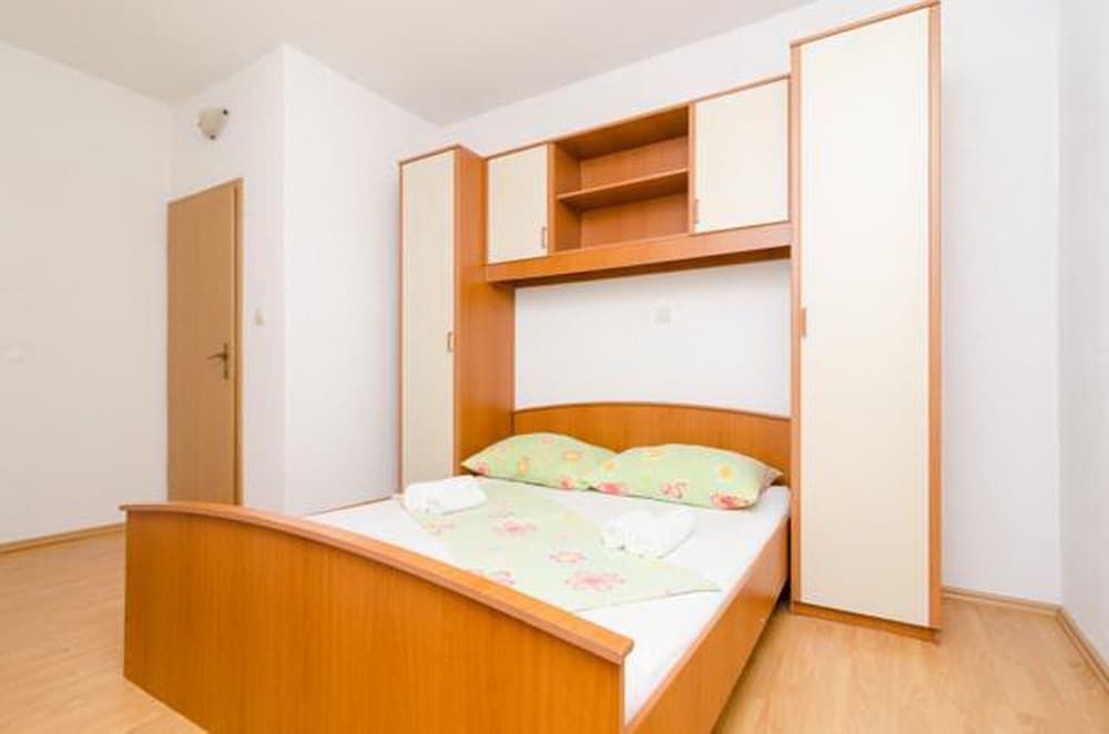Apartment (One Bedroom Apartment with Terrace ( )