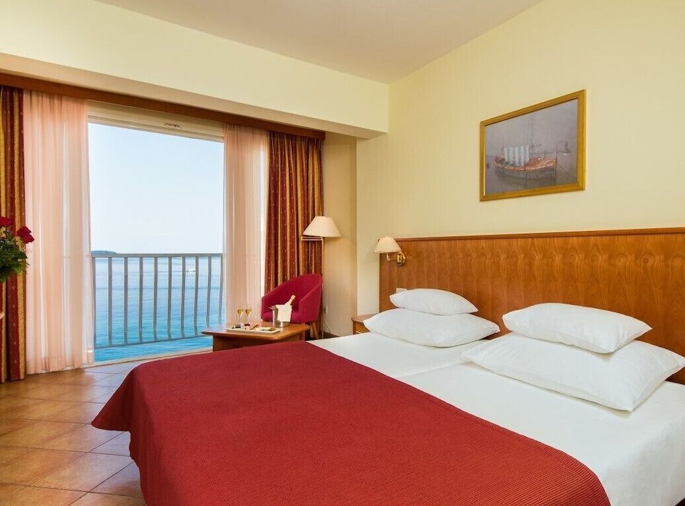 Premium Club room with Balcony, Sea View