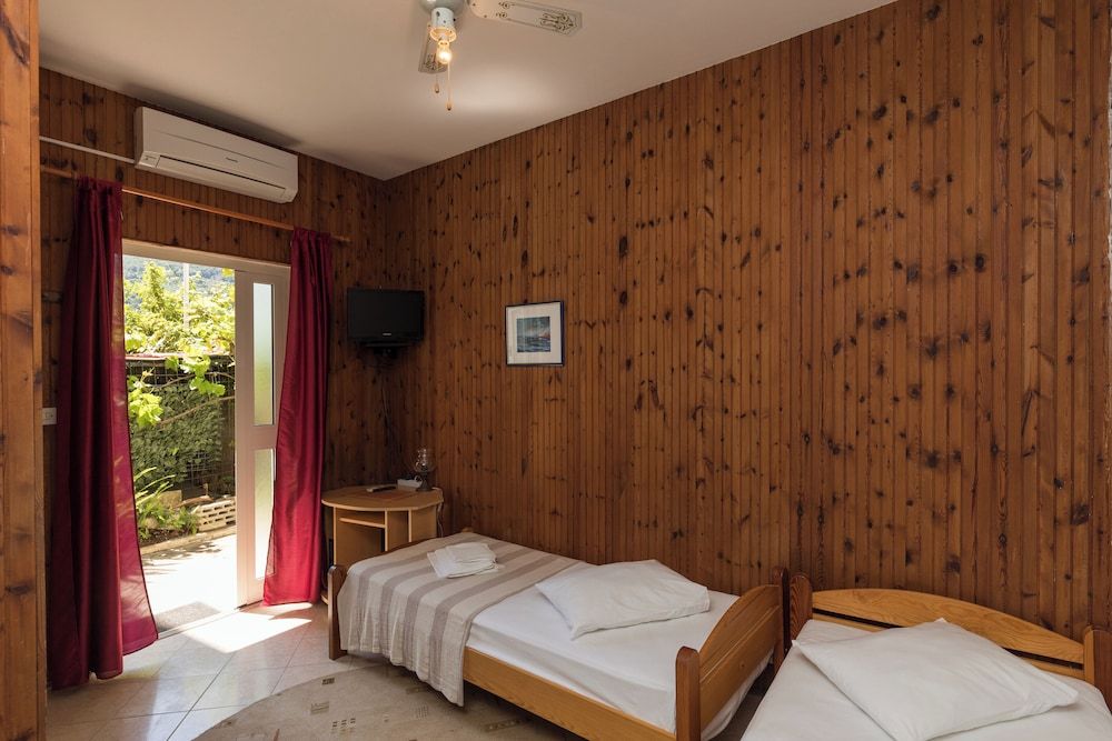 Twin Room (Begović Guest House - Standard Twin )