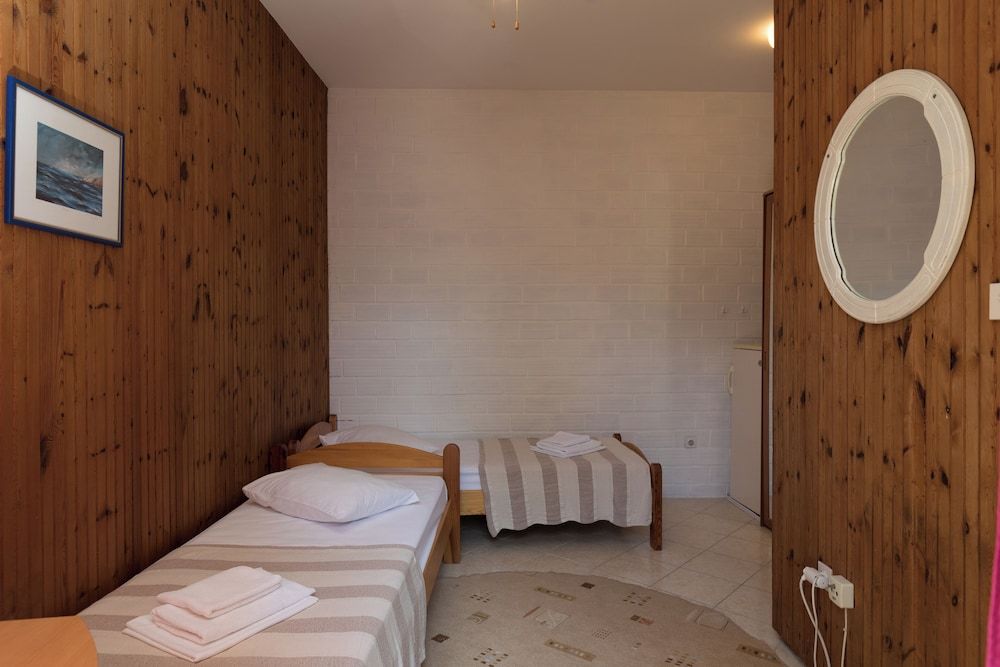 Twin Room (Begović Guest House - Standard Twin )