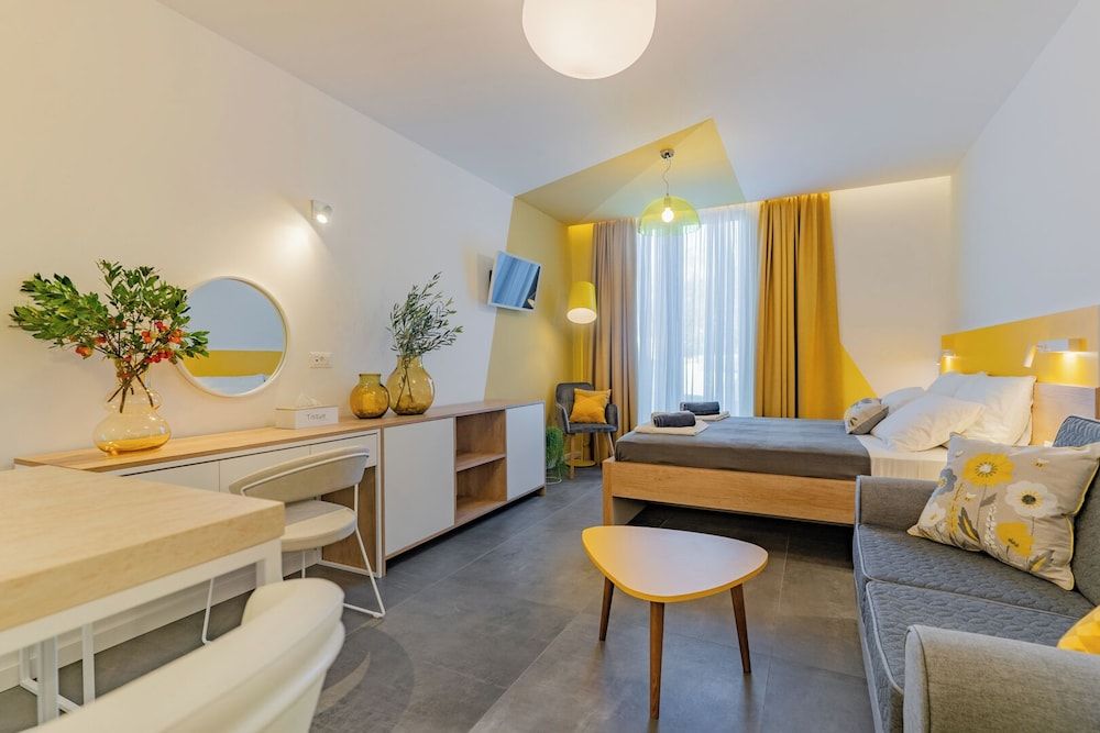 City Studio, Private Bathroom, Courtyard Area