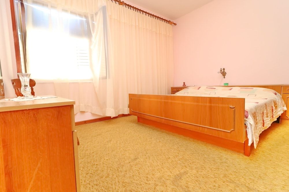 Apartment (Three Bedroom Apartment with Terrace )
