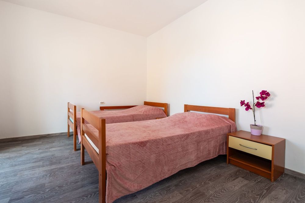 Apartment, 3 Bedrooms, Balcony, Garden View
