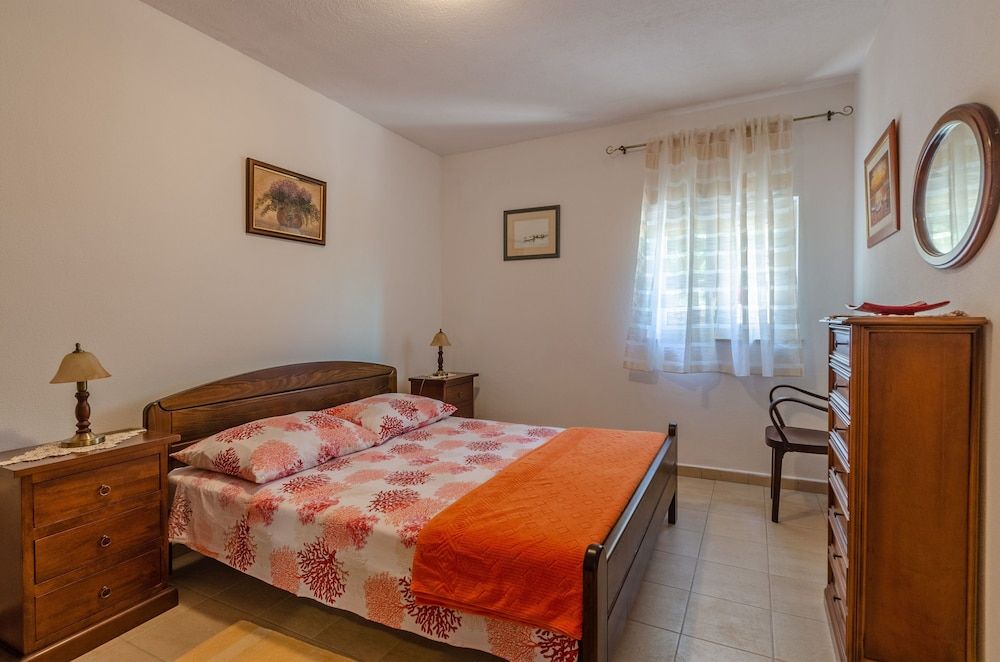 House (Two Bedroom Holiday Home with Terrace)