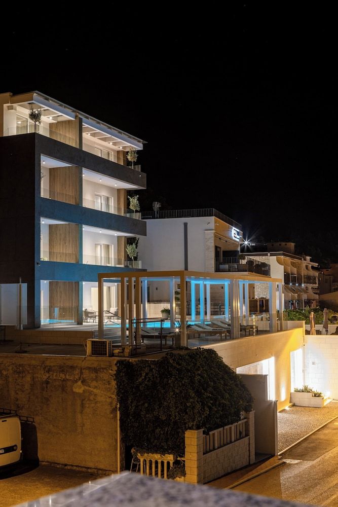 Exclusive villa M apartments