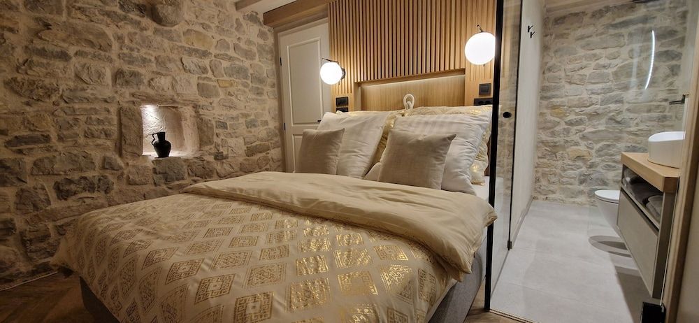 VIU2 Castle