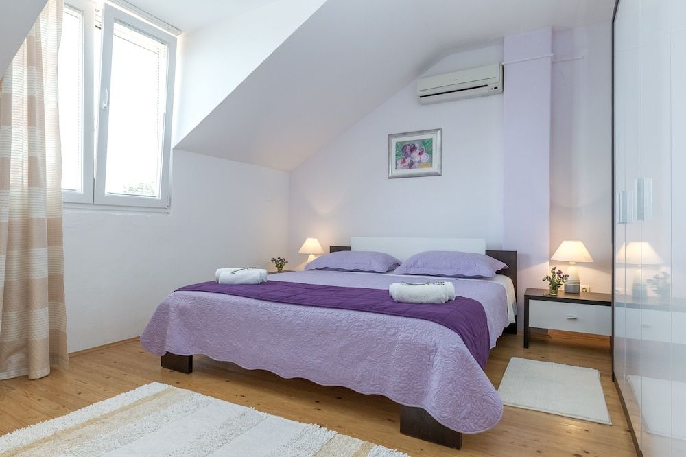 House, 2 Bedrooms