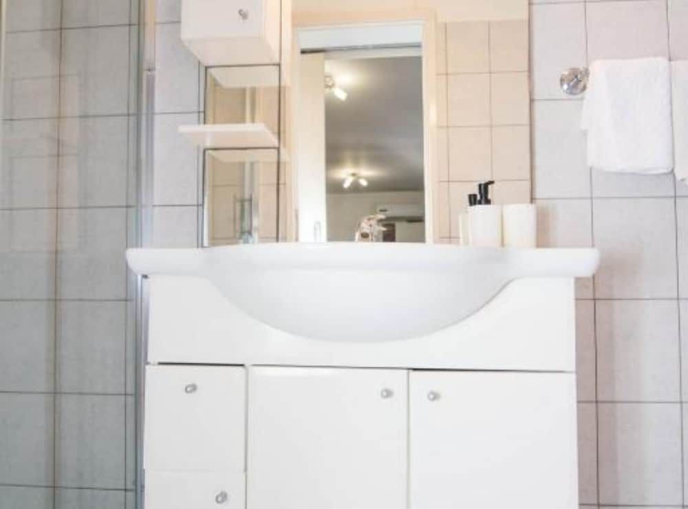 Apartments Bonic Apartment (Two Bedroom) 5