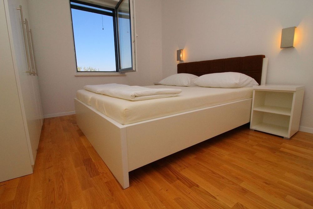 Apartment (Two Bedroom Apartment with Terrace an)