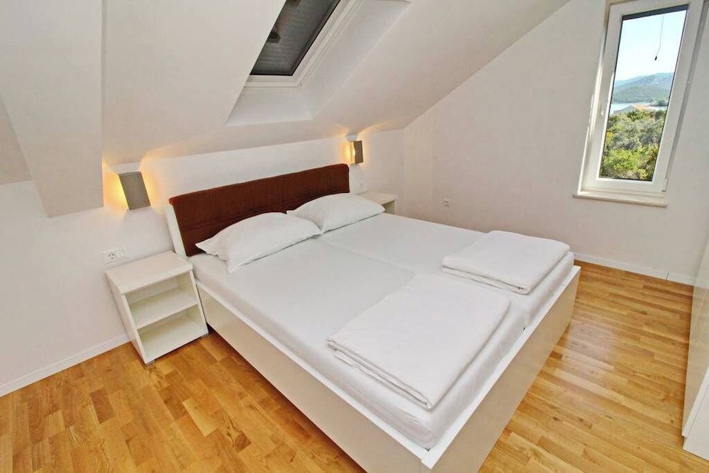 Apartment (Three Bedroom Apartment with Terrace )