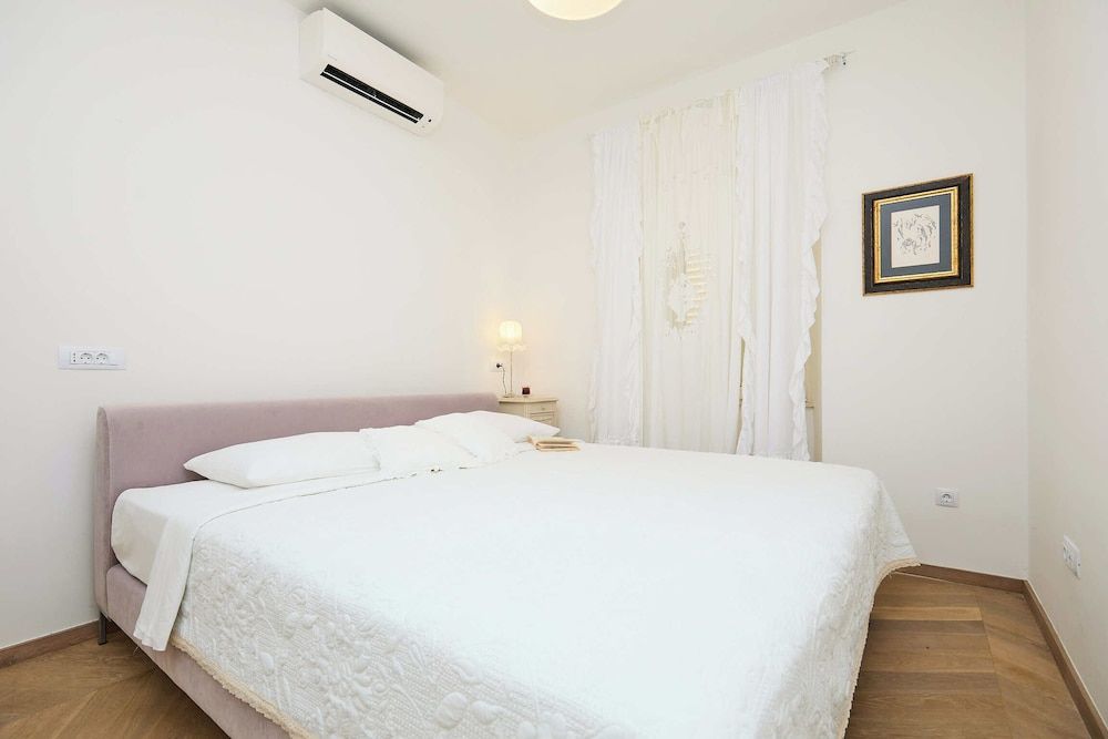 Apartment (2 Bedrooms)