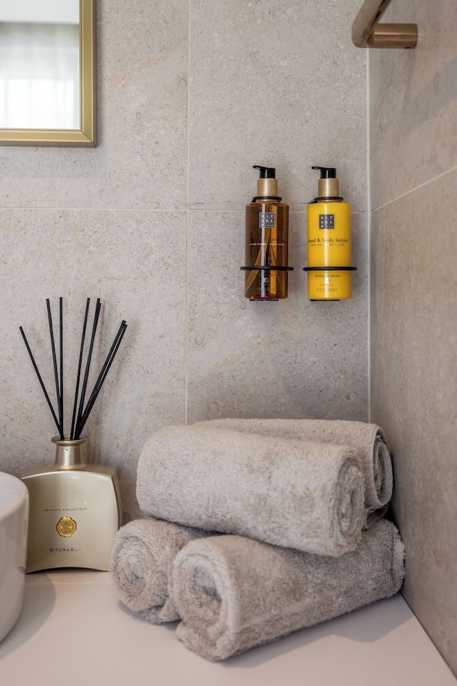 Hotel Aria Twin Room, Mountain View 6