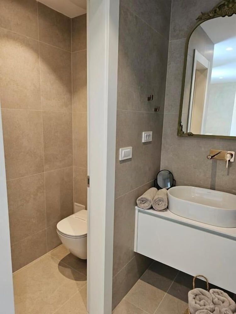 Hotel Aria Twin Room, Mountain View 4