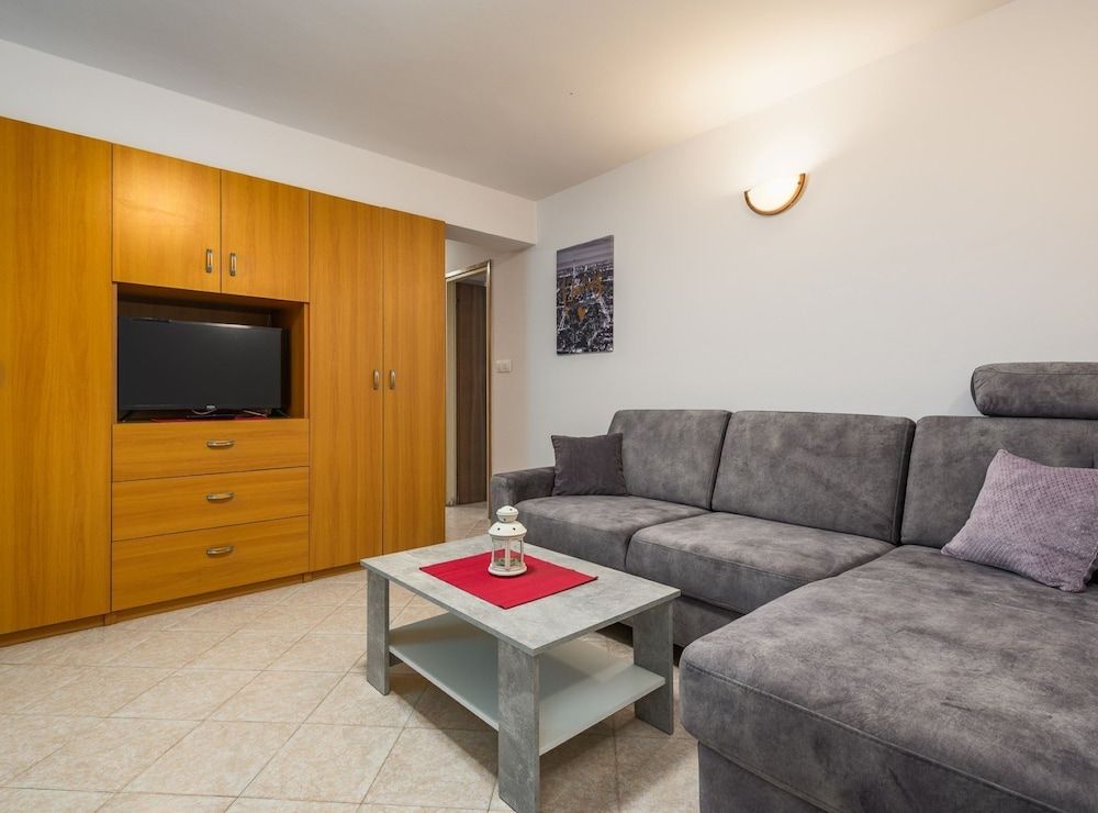 Apartment (One Bedroom Apartment)