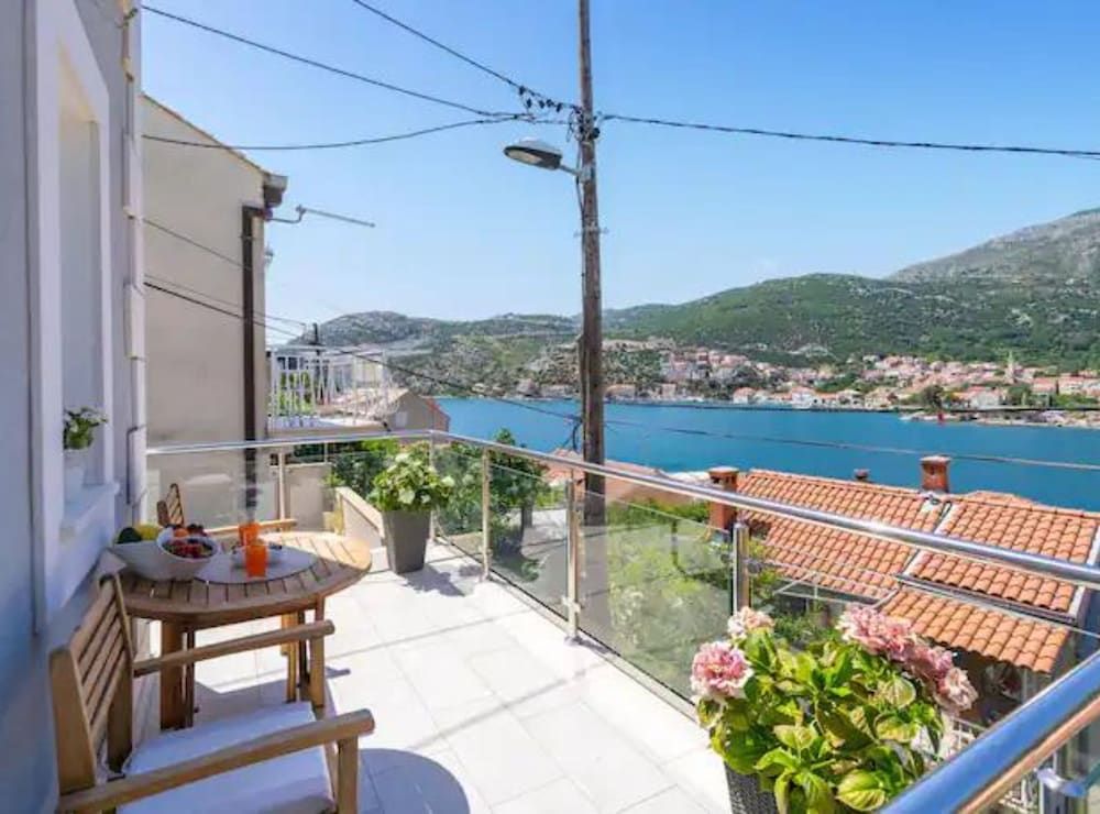 Apartment (Two Bedroom Apartment With Sea View)