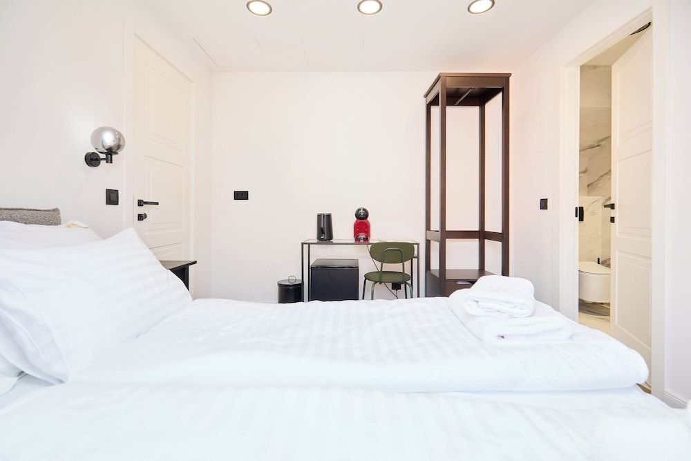 Deluxe Room, Bathtub