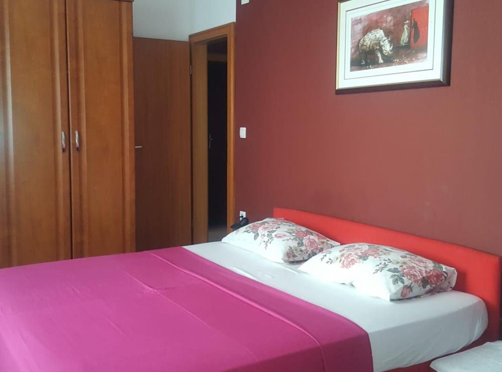 Apartment (One Bedroom Apartment)