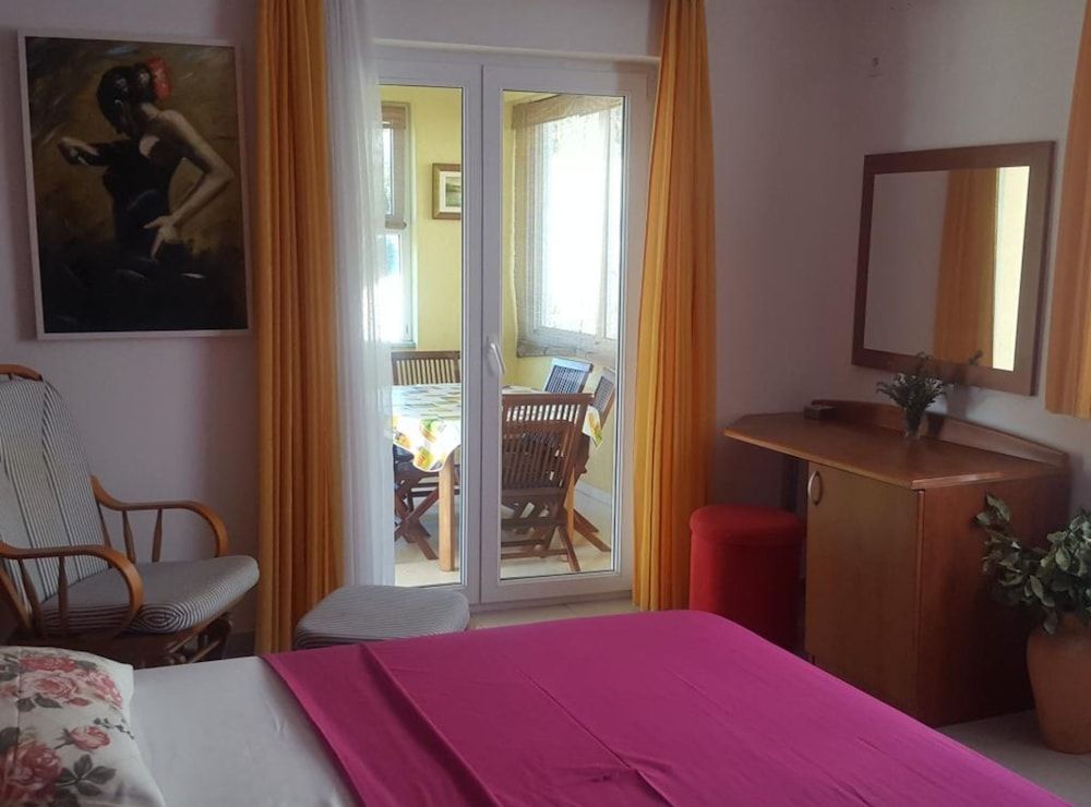 Apartment (One Bedroom Apartment)