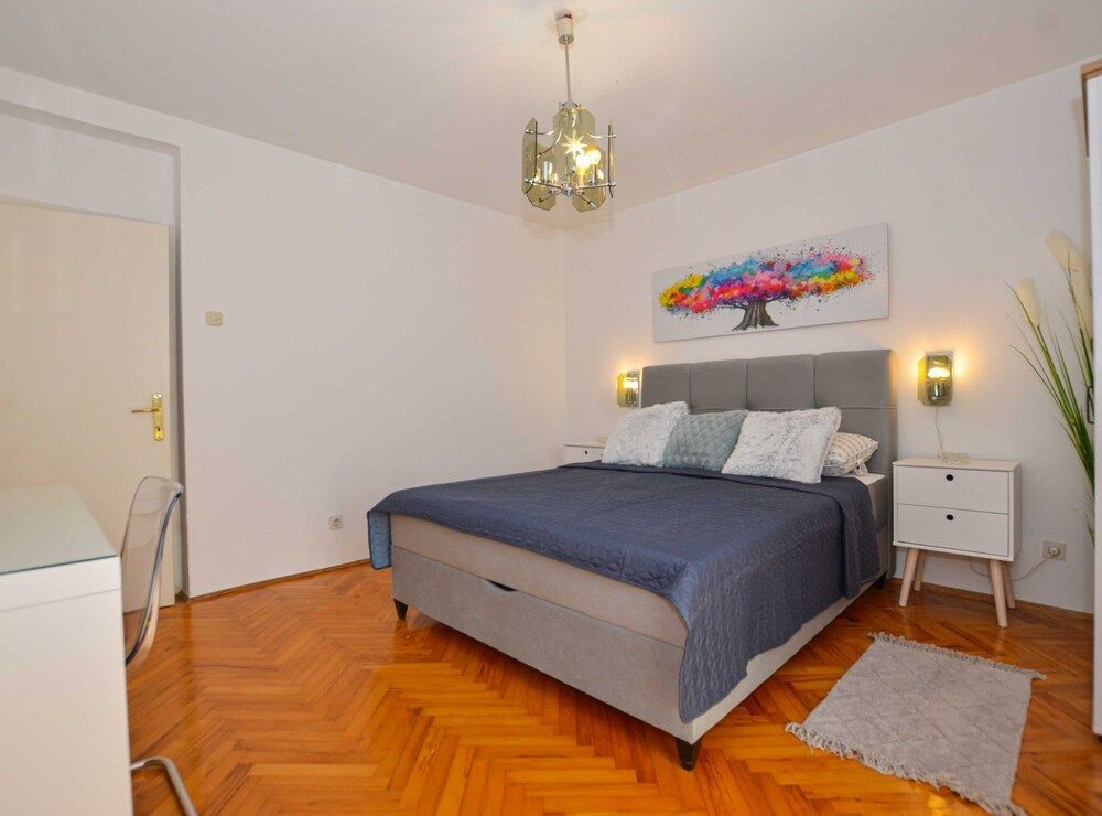 Apartment (One Bedroom Apartment with Balcony)