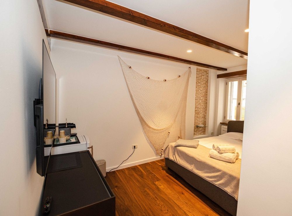Apartment (Two Bedroom Apartment with Balcony)
