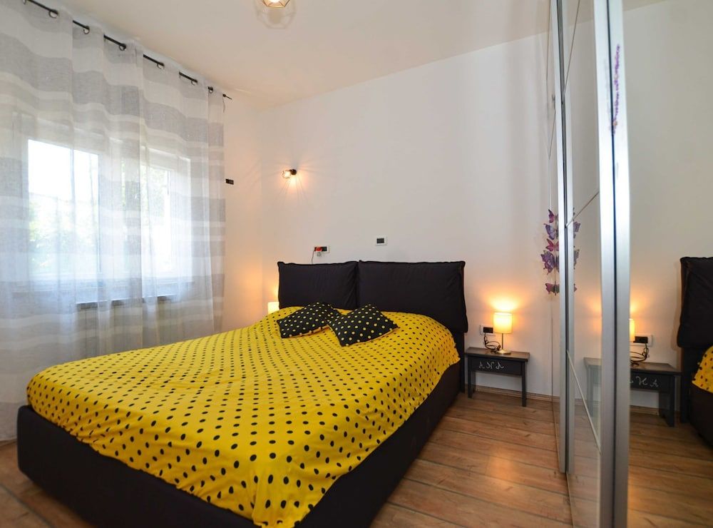 Apartment (Two Bedroom Apartment with Terrace)
