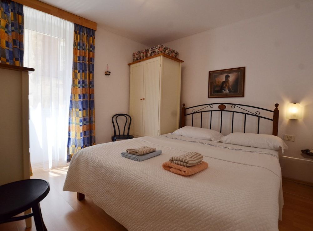 Apartment (One Bedroom Apartment)