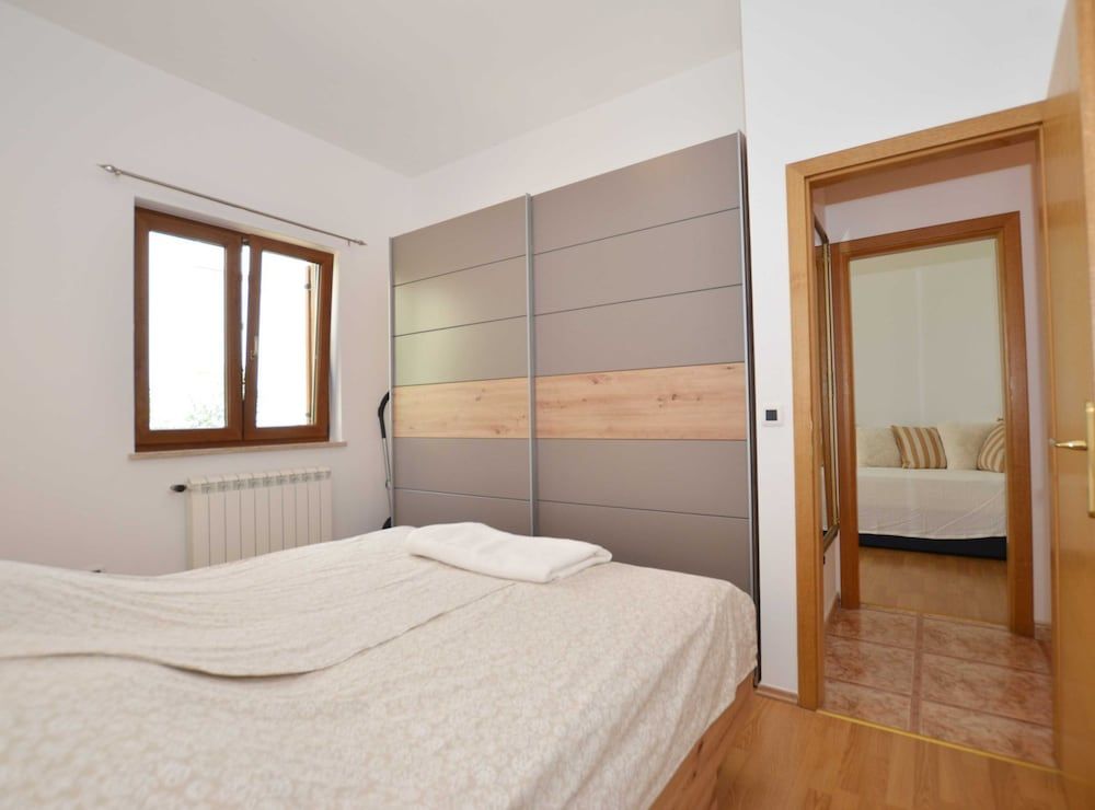 Apartment (Classic Two Bedroom Apartment with Ba)