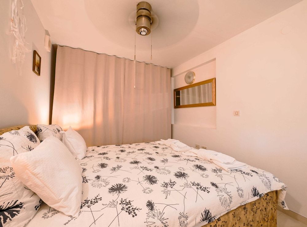 Apartment (Two Bedroom Apartment with Terrace)