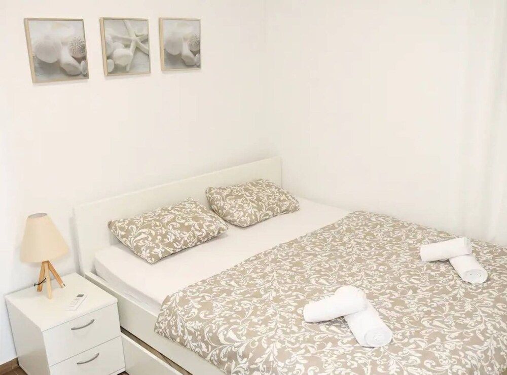 Apartment (Two Bedroom Apartment with Terrace)