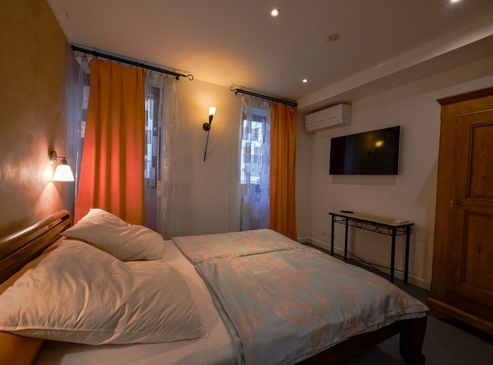 Apartment (Three Bedroom Apartment with Sea View)