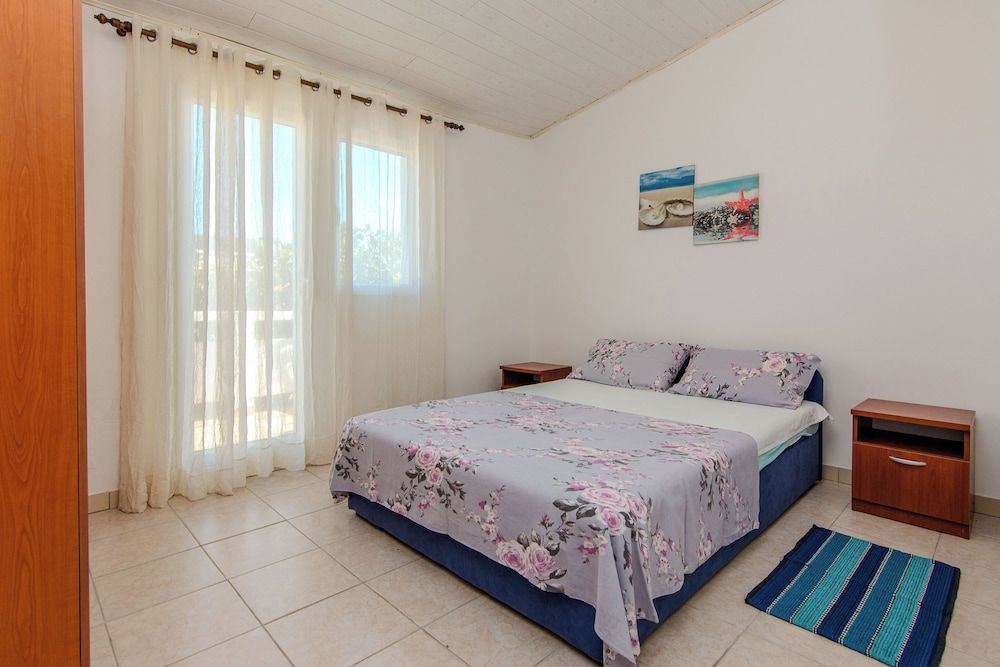 Comfort Apartment, Partial Sea View