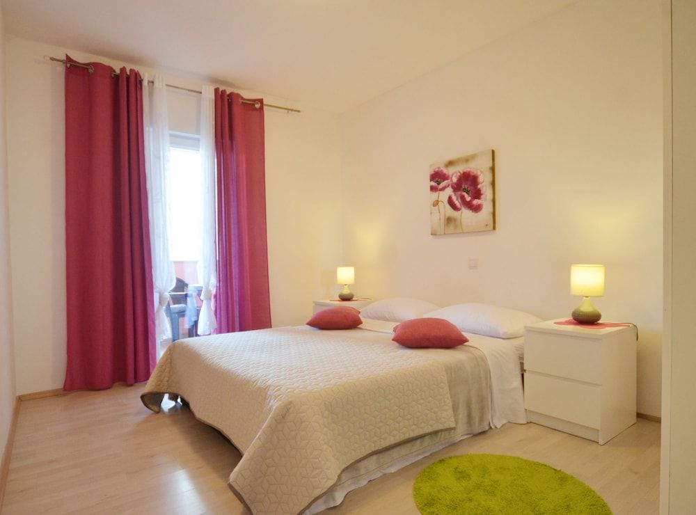 Apartment (One Bedroom Apartment with Balcony)