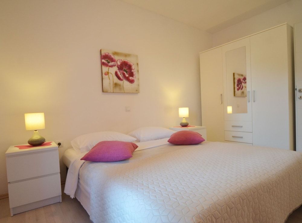 Apartment (One Bedroom Apartment with Balcony)