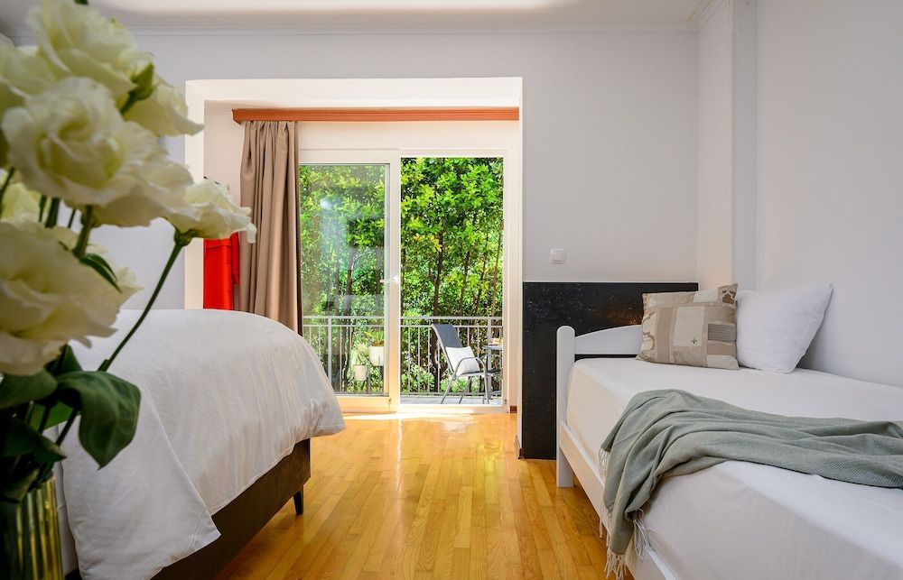 Yellow house with private parking Standard Triple Room