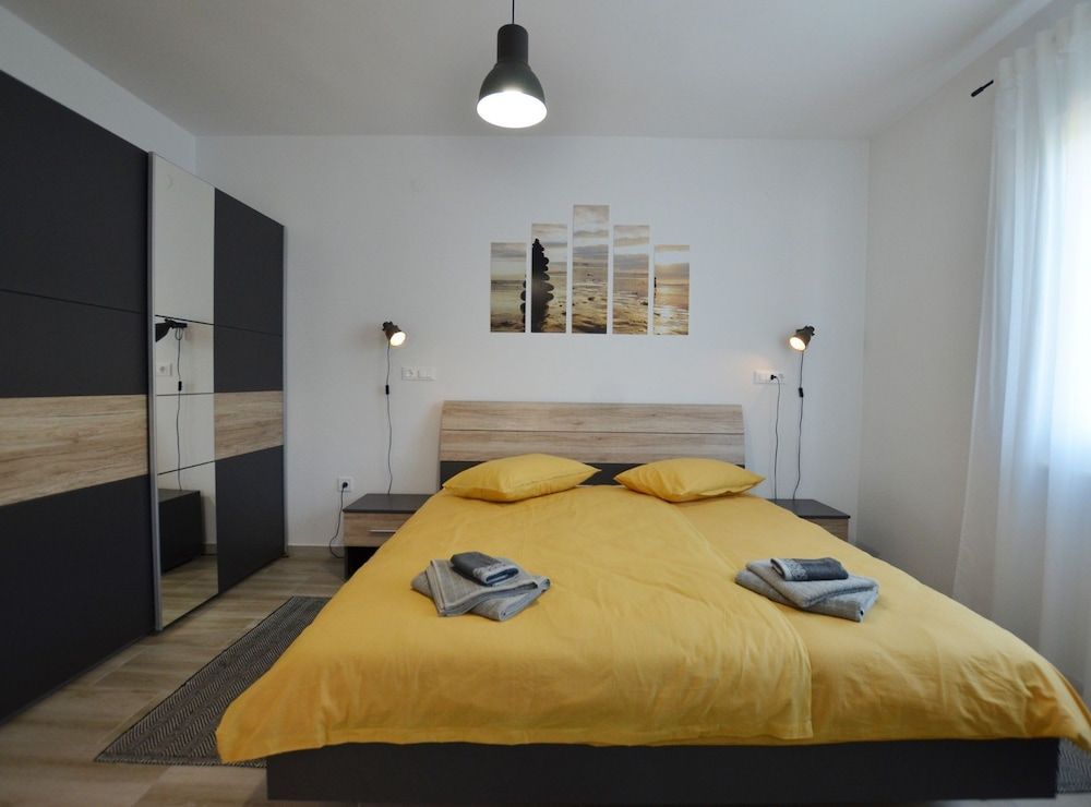 Apartment (Two Bedroom Apartment with Terrace)