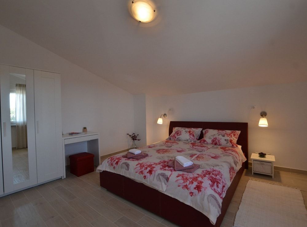 Apartment (One Bedroom Apartment with Sea View)