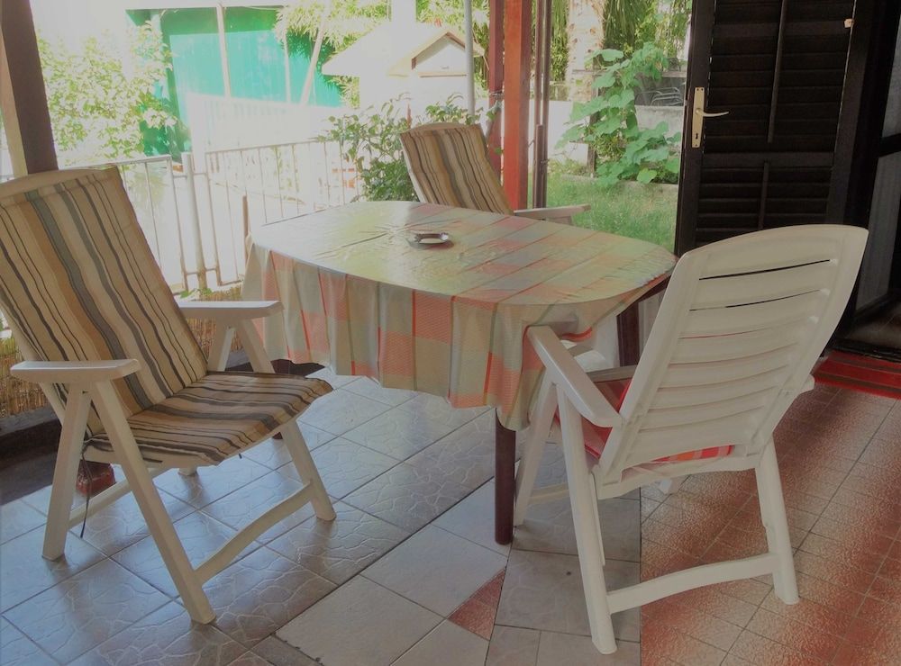 Studio (Studio Apartment with Terrace)