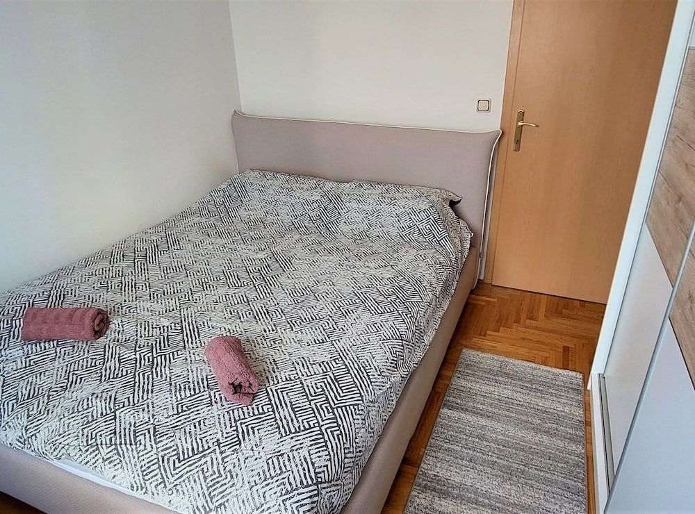 Apartment (One Bedroom Apartment with Balcony)