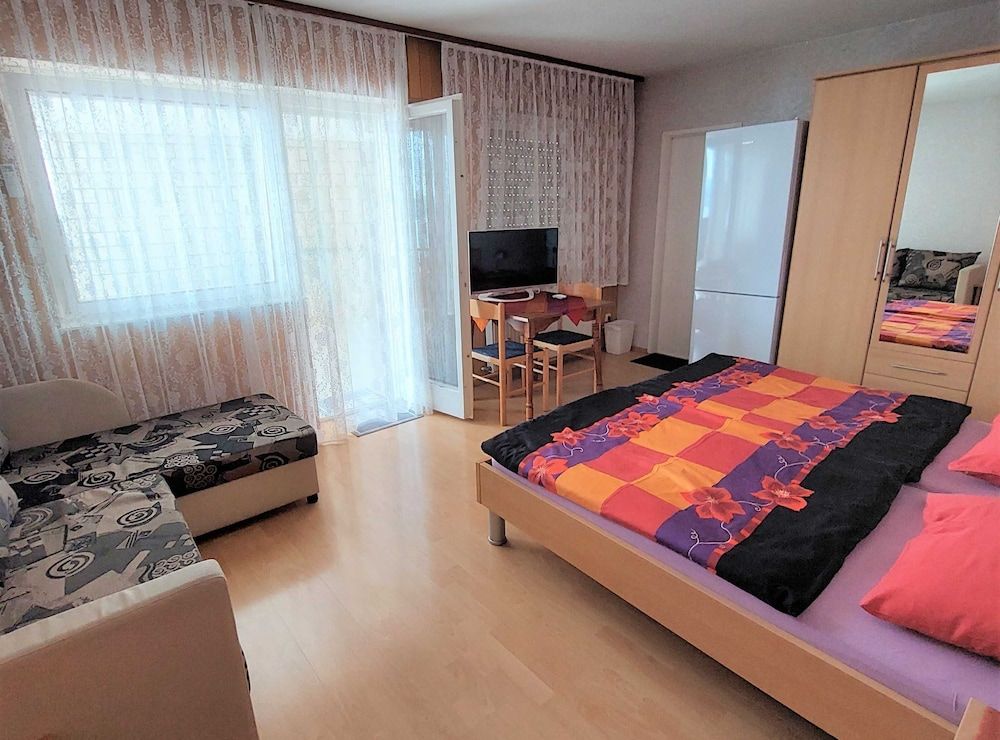 House (Classic Triple room with Balcony and )