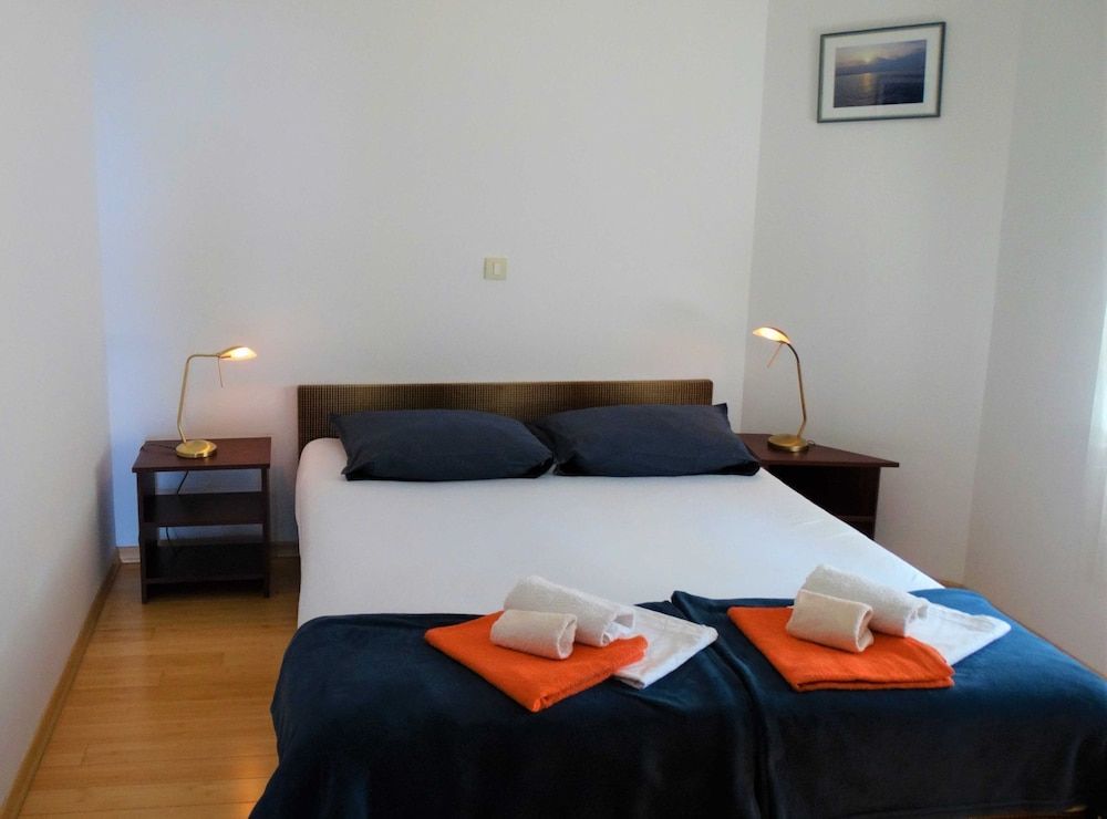 Apartment (Two Bedroom Apartment with Sea View)