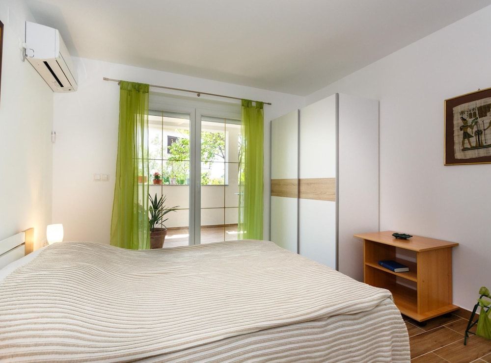 Apartment (Two Bedroom Apartment with Terrace)
