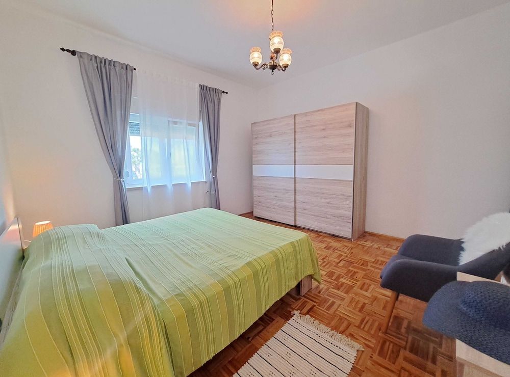 Apartment (Two Bedroom Apartment with Terrace)
