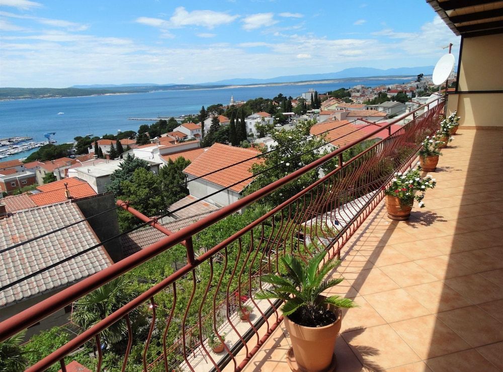 Studio (Standard Studio Apartment with Balcon)