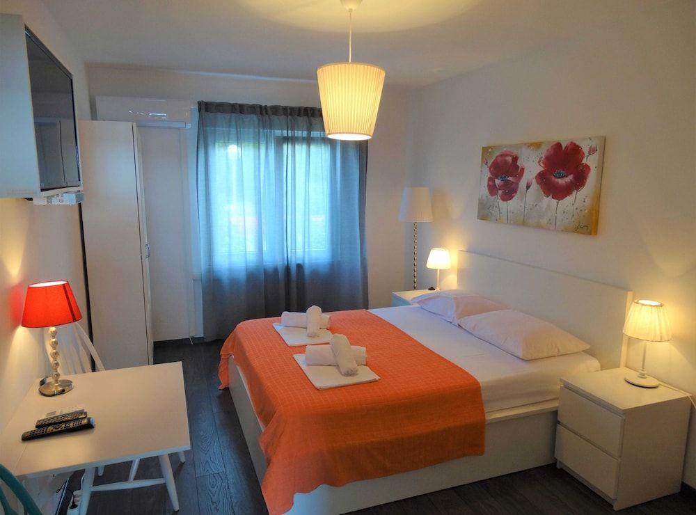 Studio (Standard Studio Apartment with Balcon)